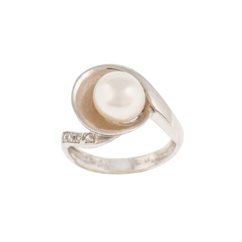 D35 . C14 WHITE GOLD . PEARL & WHITE ZIRCONS